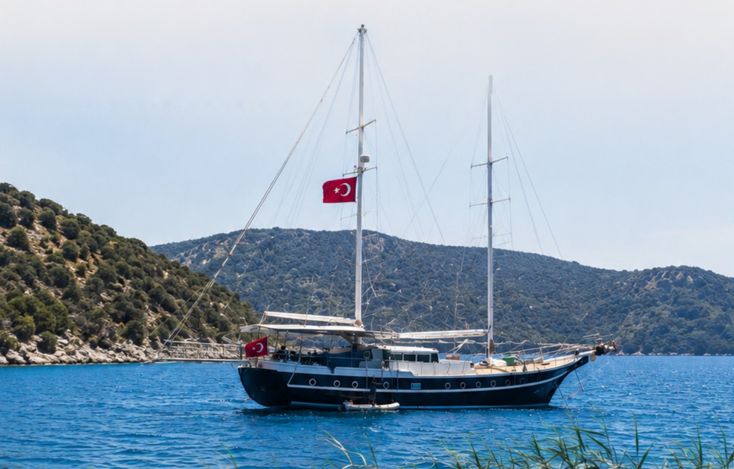 AURA SEA sailing under the Turkish flag